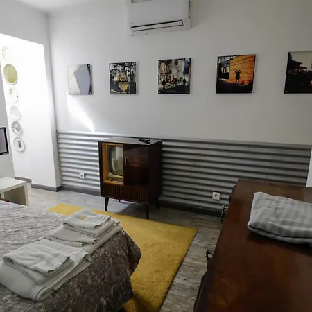 Water And Sun Studio Apartment Lisbon